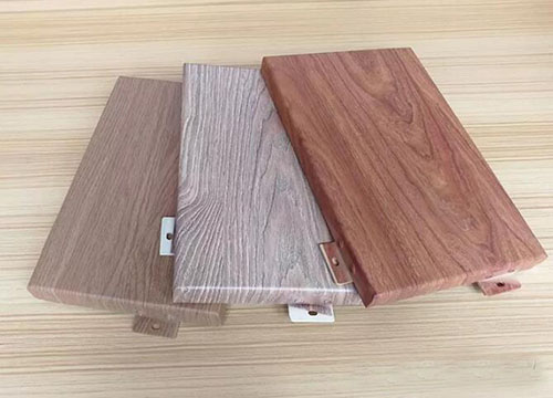 仿木紋鋁扣板效果圖-仿木紋鋁方通的特點以及裝飾應(yīng)用